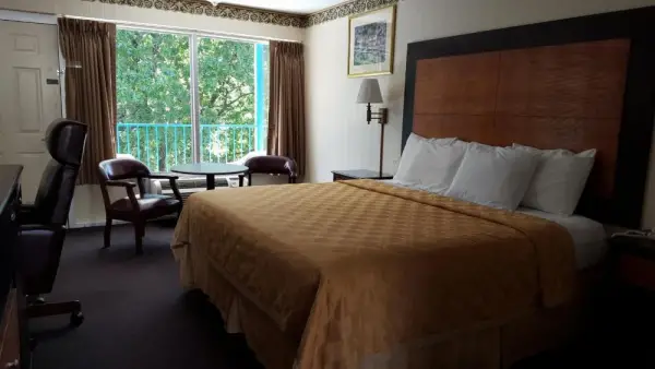 Ozarka Lodge Eureka Springs 6